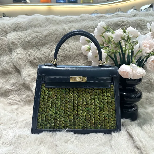 Hermès Kelly 25 cm Two-Tone Gold Hardware Bag product photo