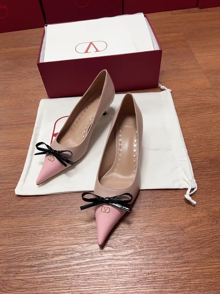 Valentino Women Pink Leather Bow Detail Kitten Heel Pumps product photo