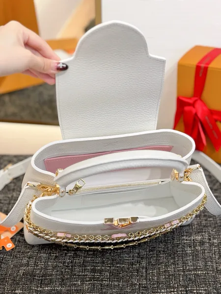 Louis Vuitton Capucines BB handbag in white Taurillon leather product view 5