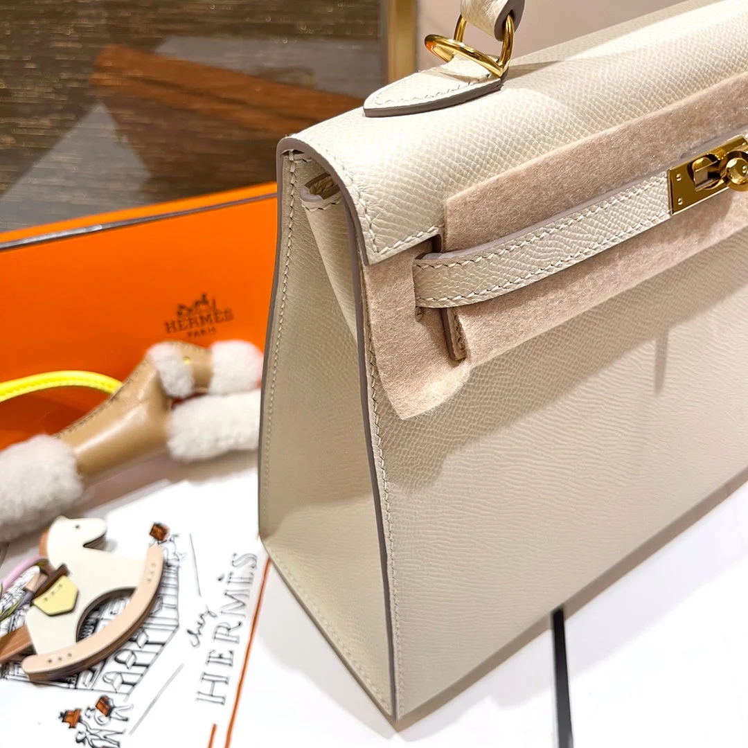 Hermès 25 cm White Epsom Leather Gold Hardware Bag product view 7