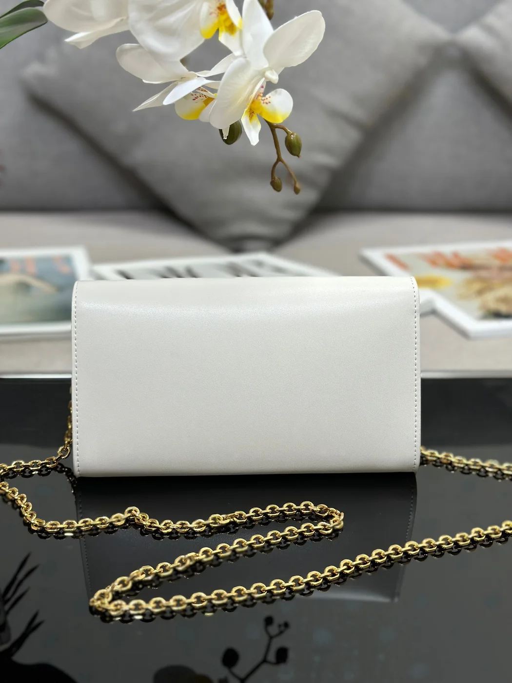 Dior Bobby Women’s Crossbody Bag White Smooth Leather 21.5x12x4cm product view 2