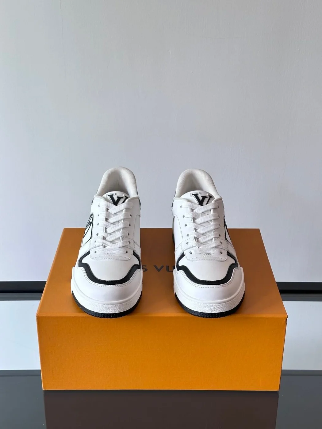 Louis Vuitton Men White Black Leather Sneakers product view 2