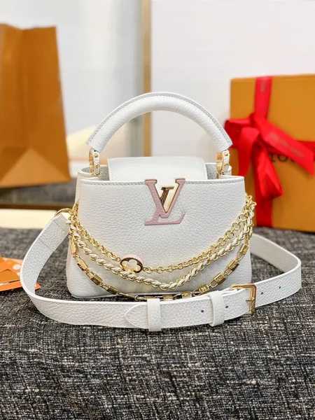 Louis Vuitton Capucines bag in white Taurillon leather product photo