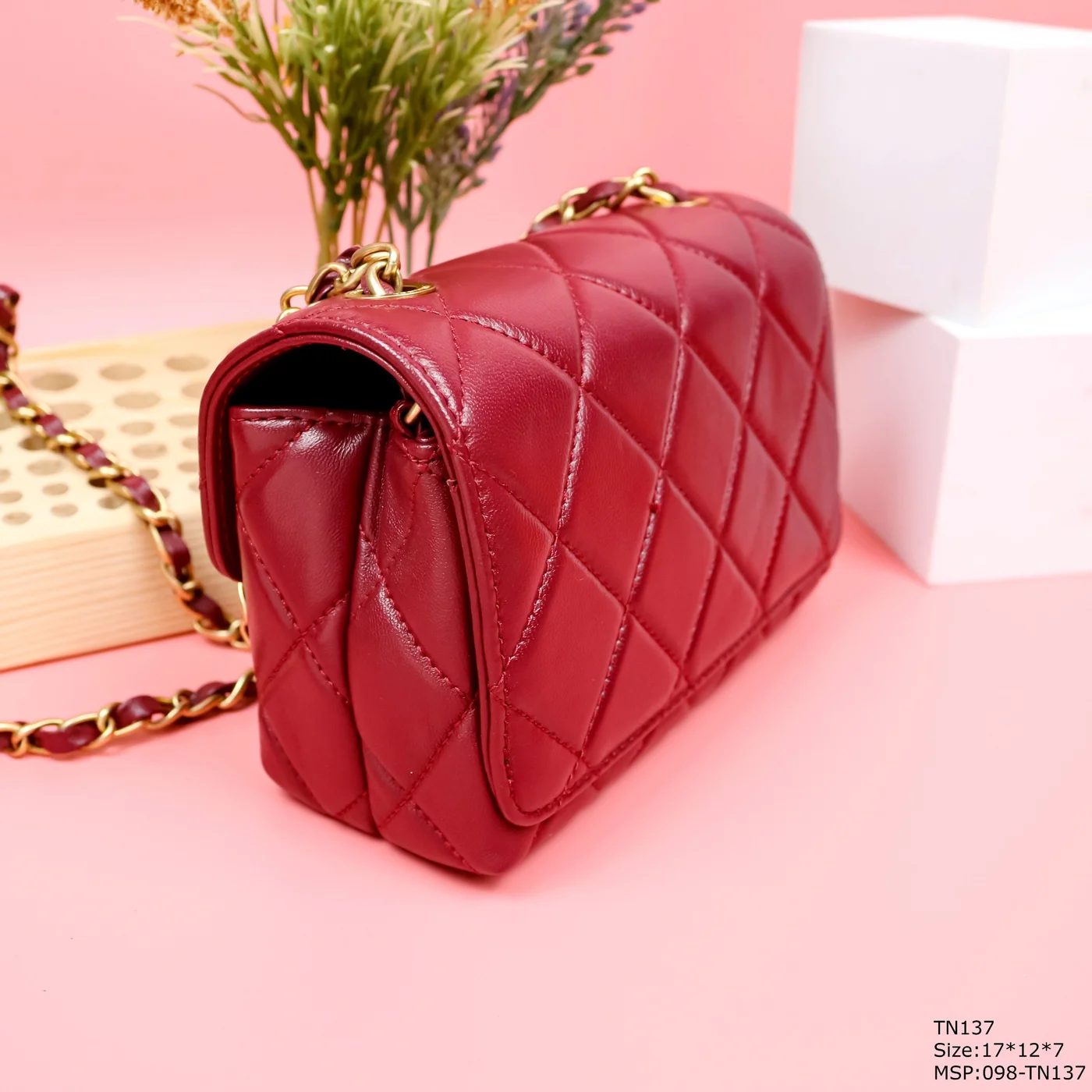 Chanel Woman’s Red Handbag Lock With Stone 17x12x7cm product view 3