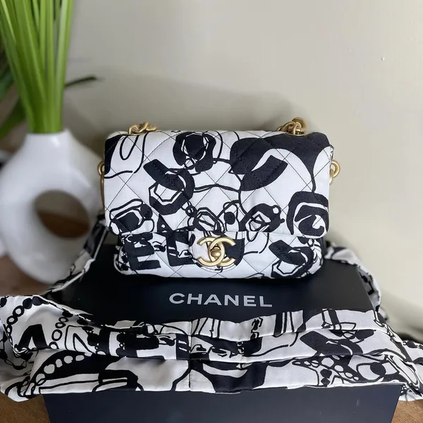 Chanel New Coco Beach 2025 White Bag product photo