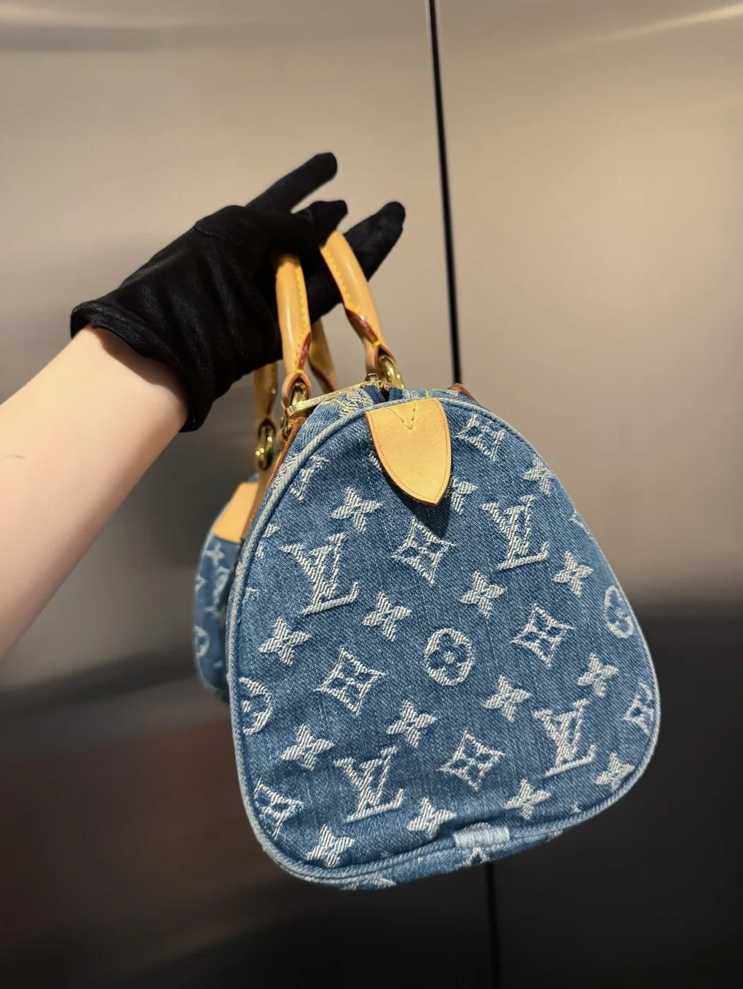 Louis Vuitton Neo Speedy handbag product view 4