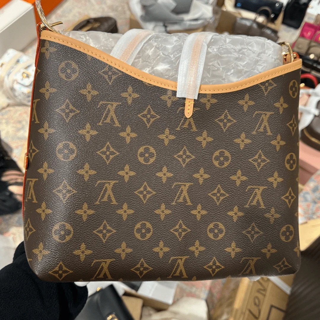 Louis Vuitton Handbags Louis Vuitton Carry All MM Monogram Brown Color 39x30x15cm product view 1