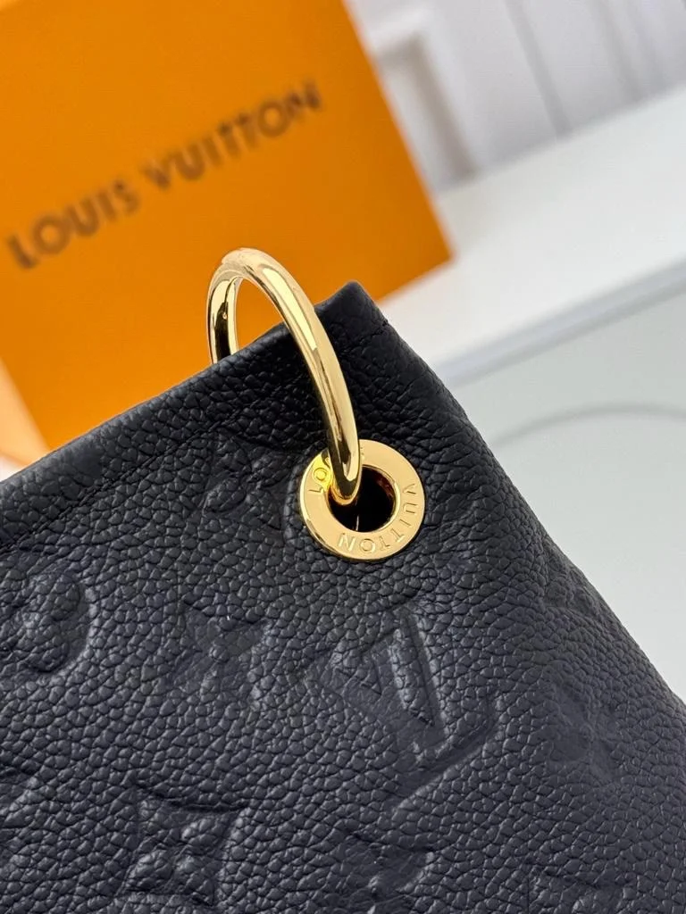 Louis Vuitton artsy mm black bag product view 6