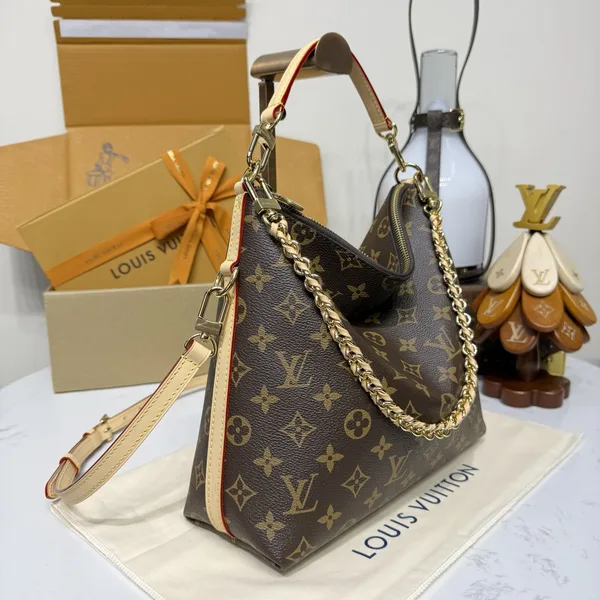 Louis Vuitton Multipass handbag in Monogram canvas product view 3