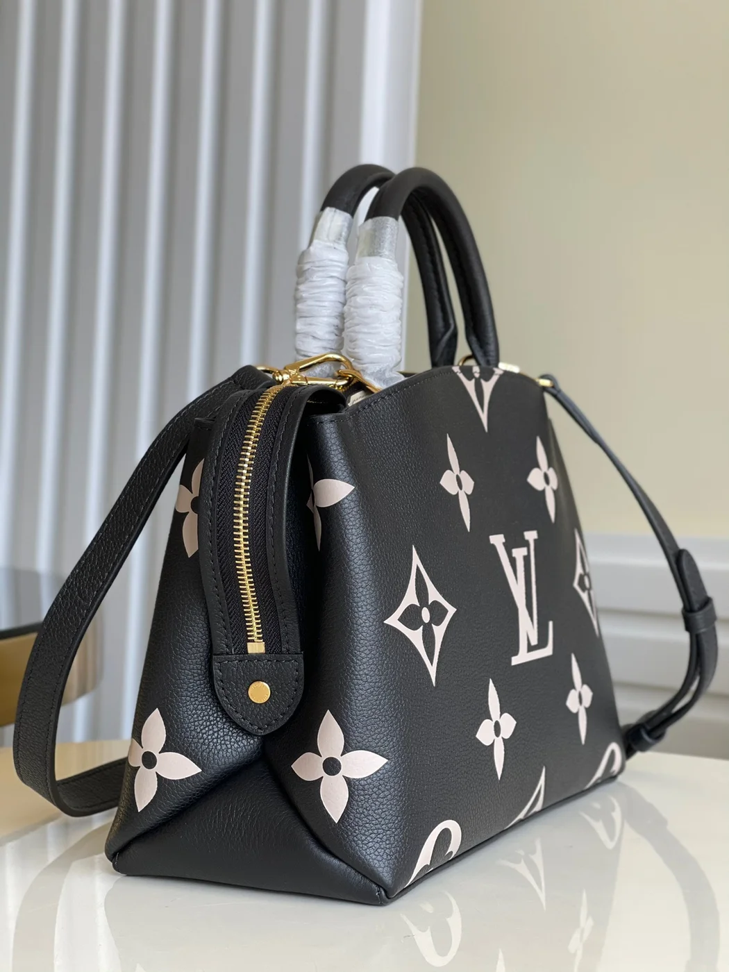 Louis Vuitton Petit Palais Da Bicolor Monogram Empreinte Handbags 29x18cm product view 2