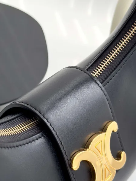 Celine Triomphe Curved Black Matte Leather 23x14x7cm Bag product view 5