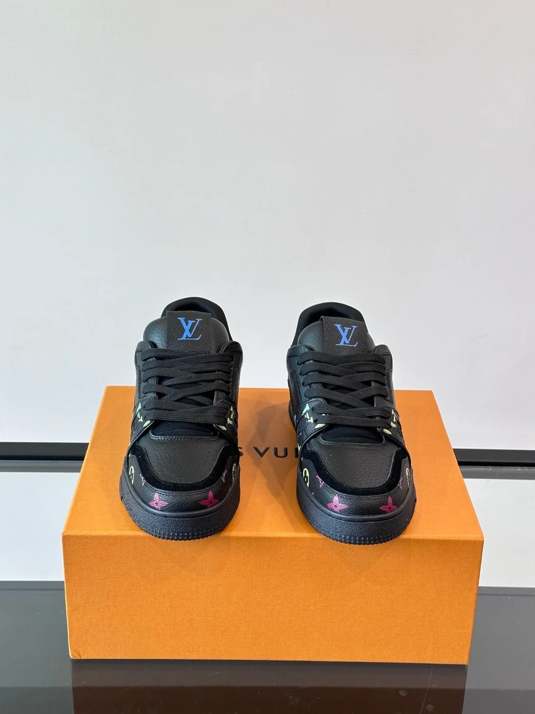 Louis Vuitton Men Black Leather Sneakers With Multicolor Accents product view 2