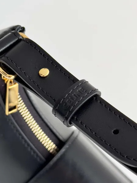 Celine Triomphe Curved Black Matte Leather 23x14x7cm Bag product view 3