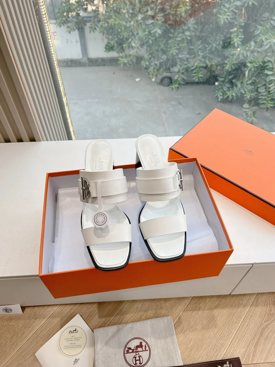 Hermès Women White Leather Buckle Sandals product view 3