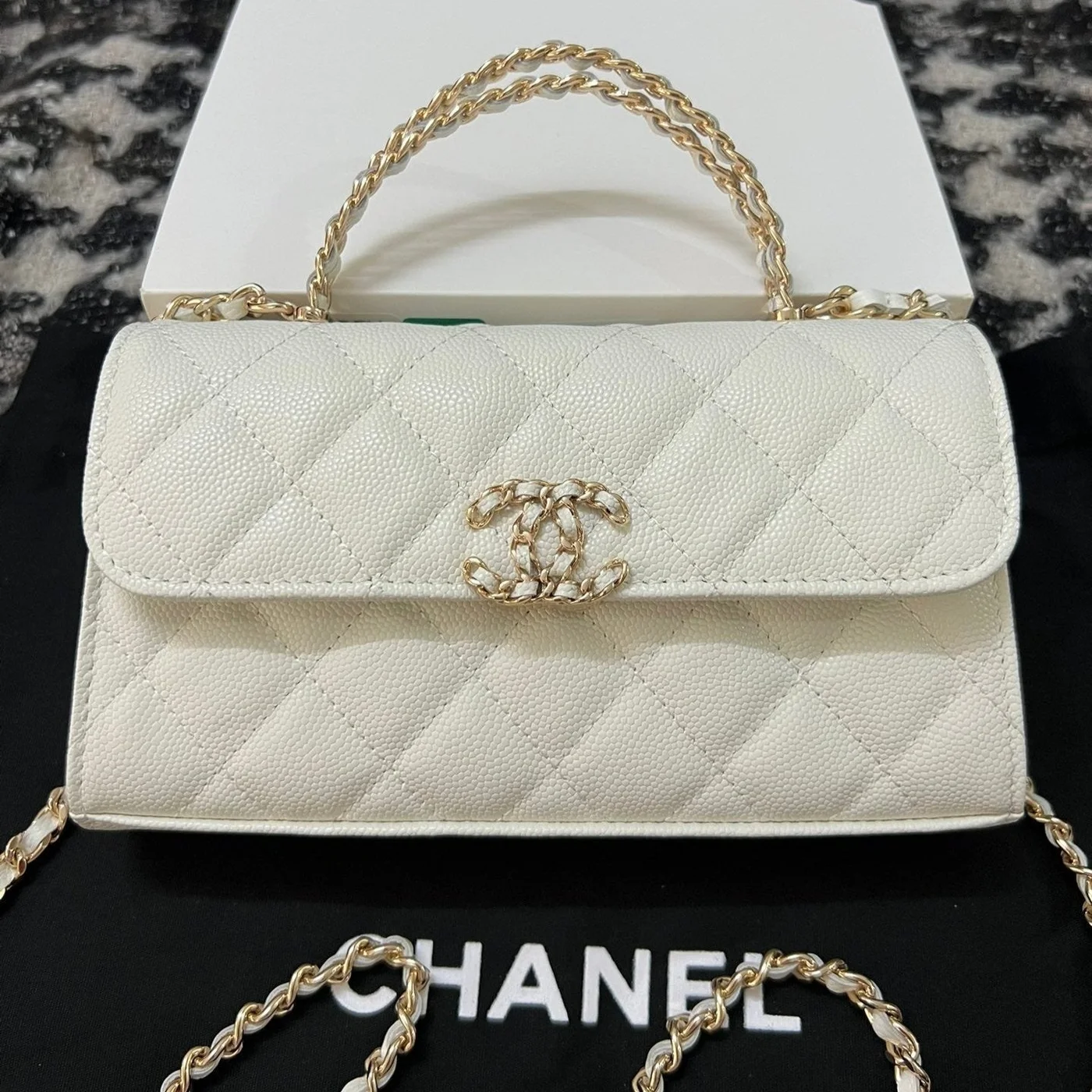 Chanel Kelly 23P Clutch With Chain Gold Hardware product view 1