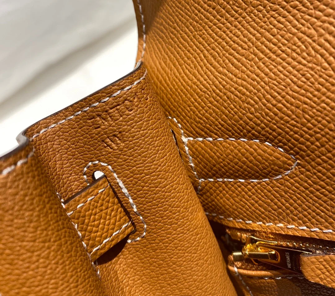 Hermès Kelly 28 cm In Gold Epsom Gold Hardware Bag product view 7