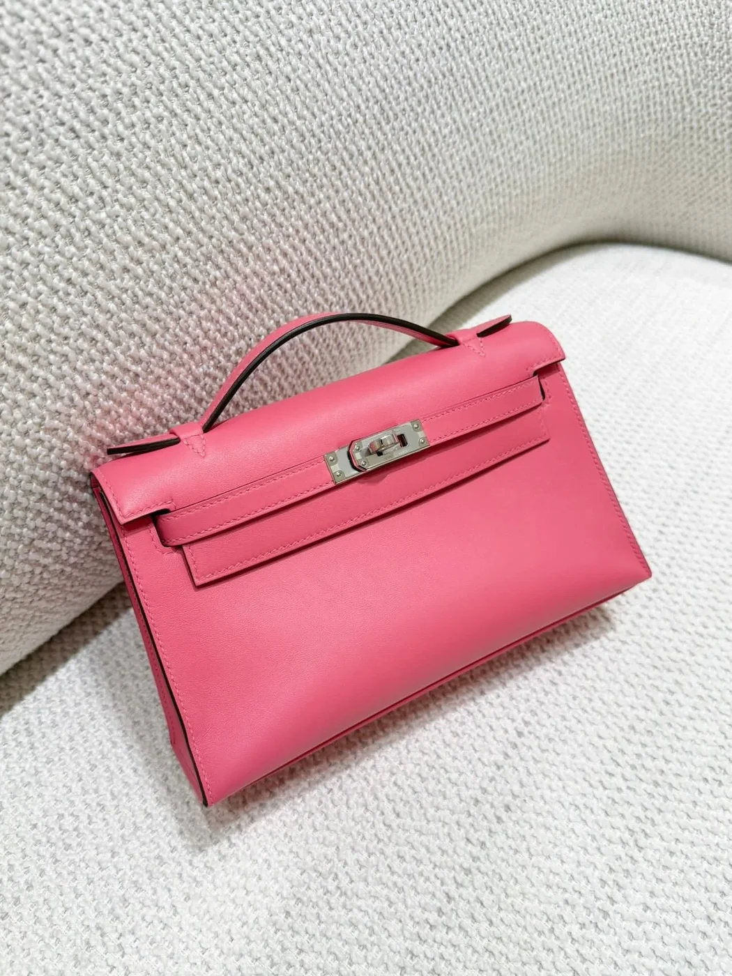 Hermès Kelly Pochette in swift leather Rose Azalee Bag product view 2