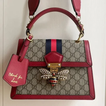 Gucci Queen Margarnet Bag in Red product photo