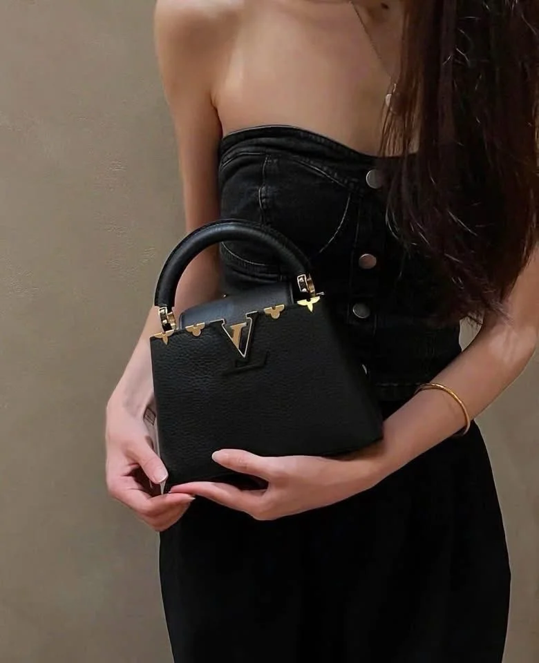 Louis Vuitton Capucines Mini handbag product view 4