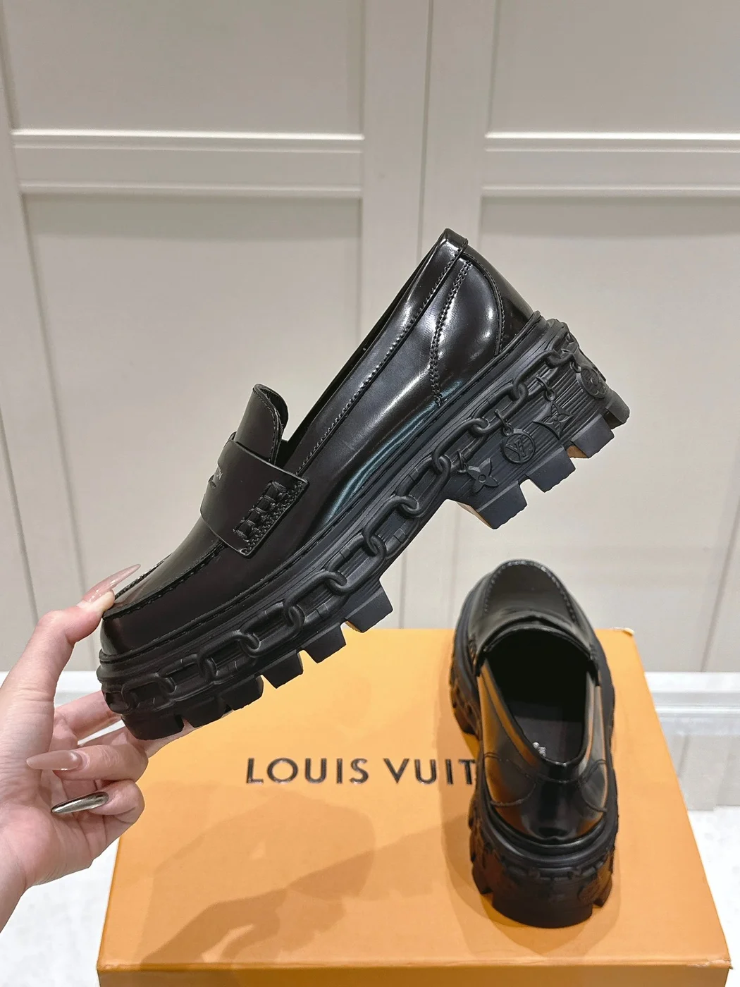 Louis Vuitton Women Black Leather Loafers — Fringe Detail product view 6