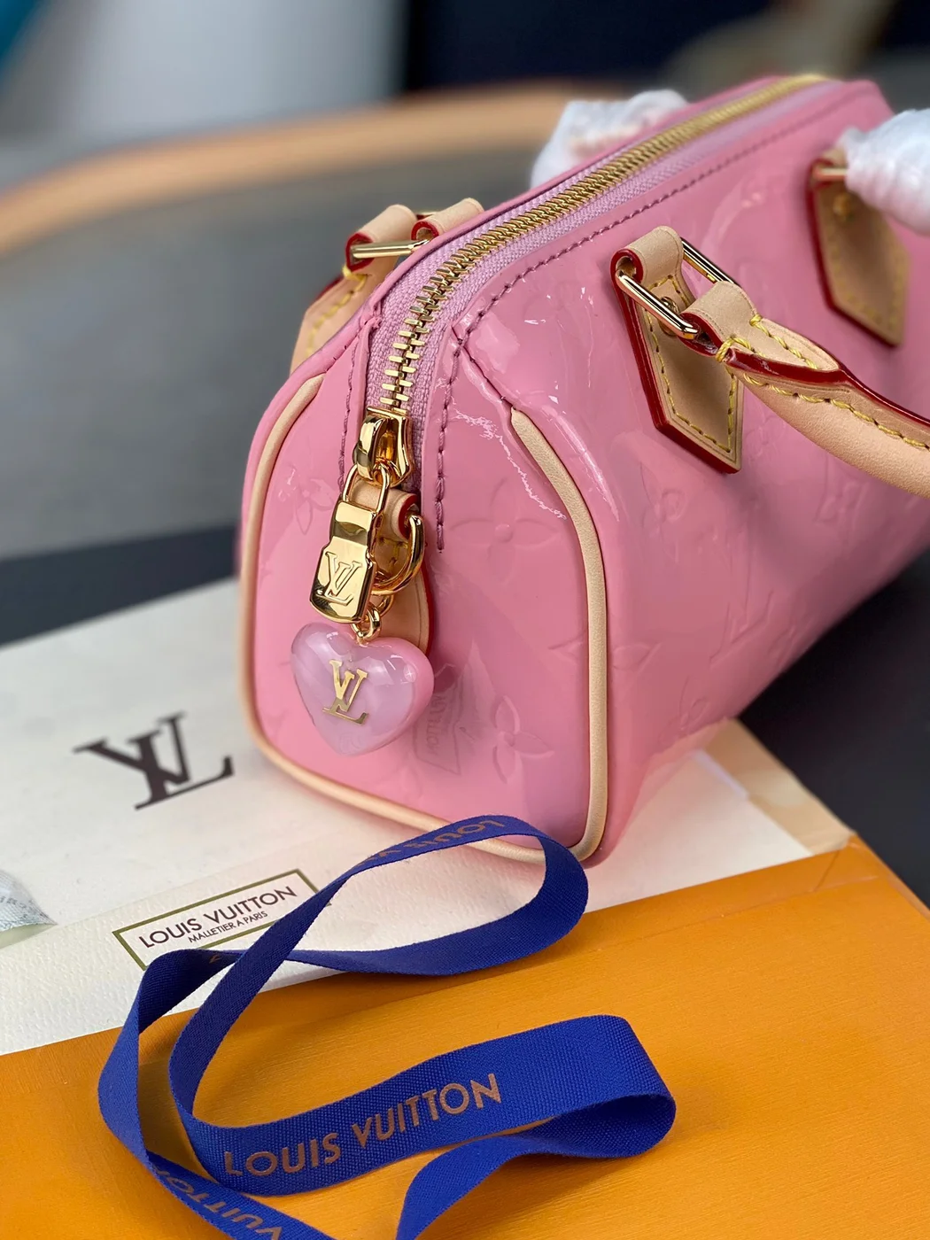 Louis Vuitton Nano Speedy Pink Mini Shiny Leather Handbags 16x10x7.5 cm product view 4