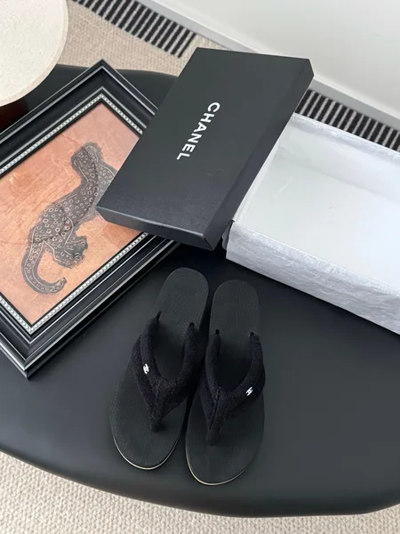 Chanel Women Black Fabric Strap Flip Flop Sandals product photo