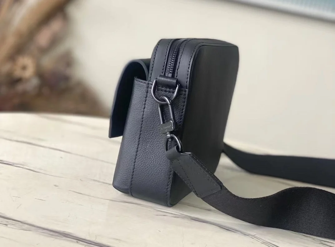 Louis Vuitton Fastline Men’s Handbag Black 23.5x18x7cm product view 9