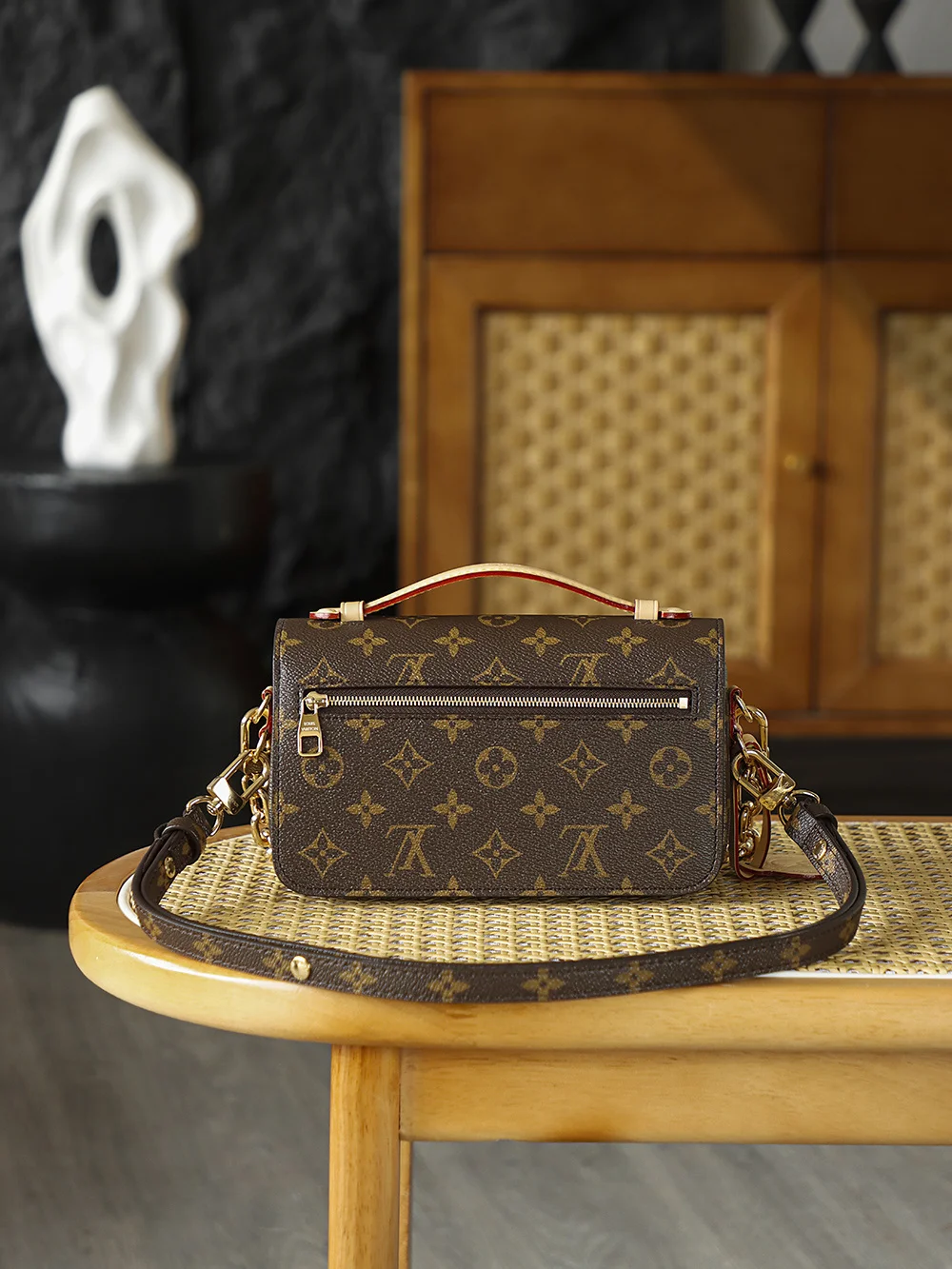 Louis Vuitton Pochette Métis East West bag product view 2