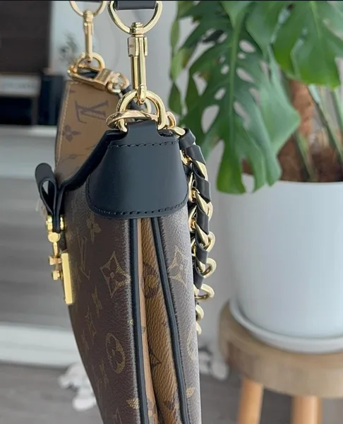 Louis Vuitton Twinny bag in Monogram product view 3
