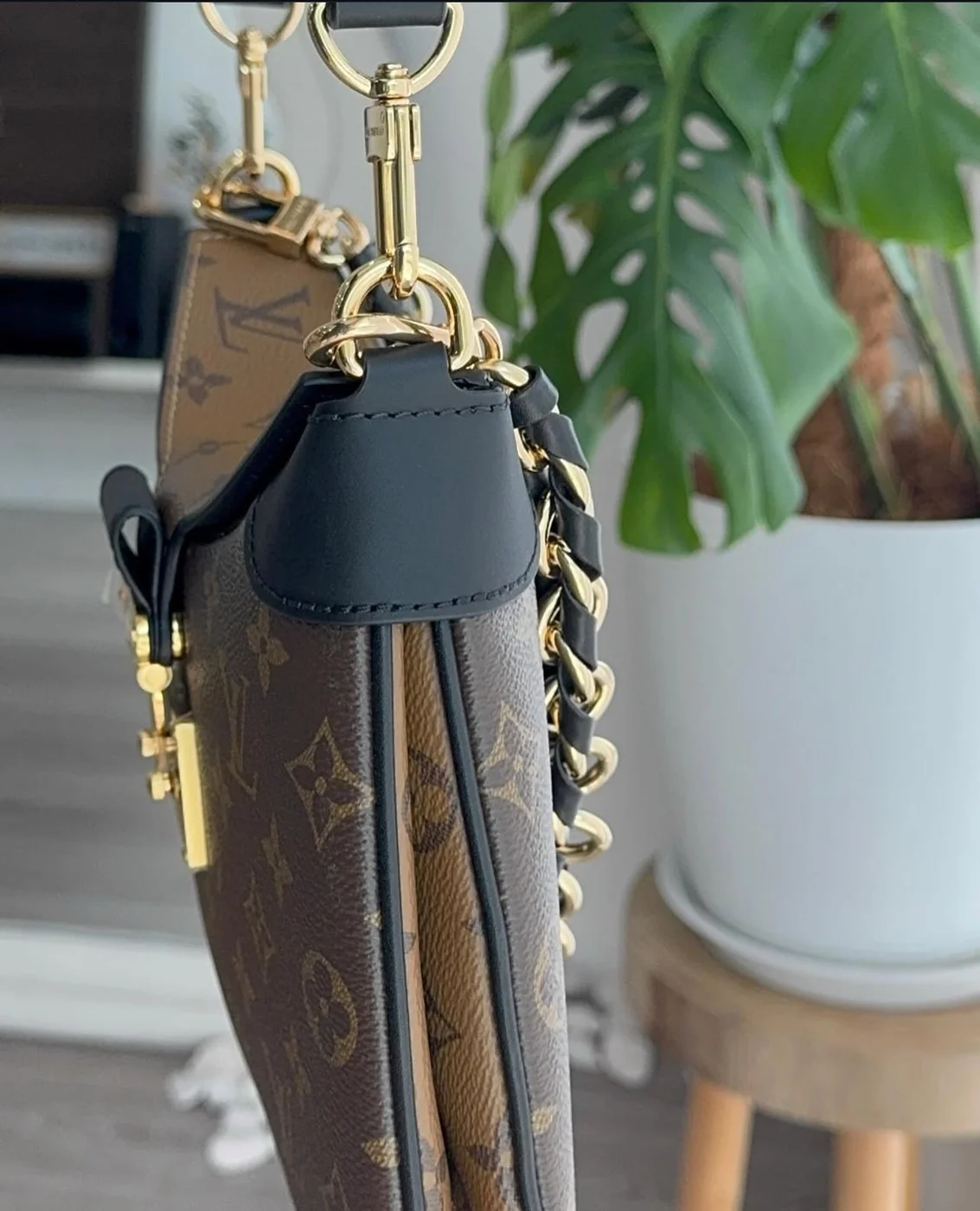 Louis Vuitton Twinny bag in Monogram product view 3