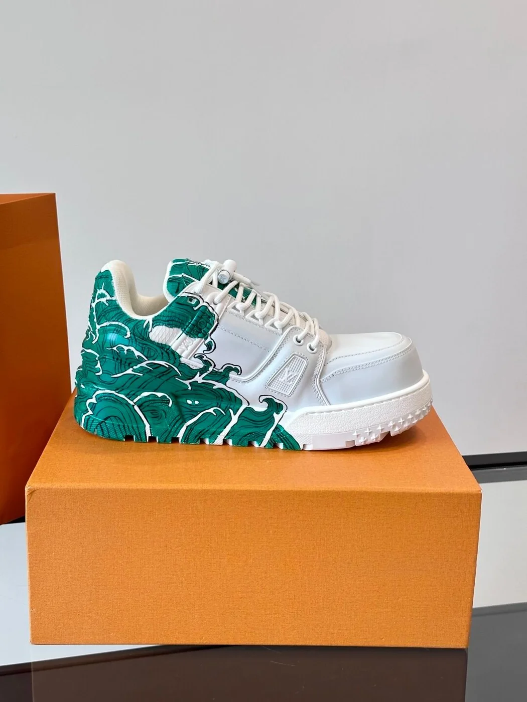 Louis Vuitton Men White Green Leather Sneakers product view 6