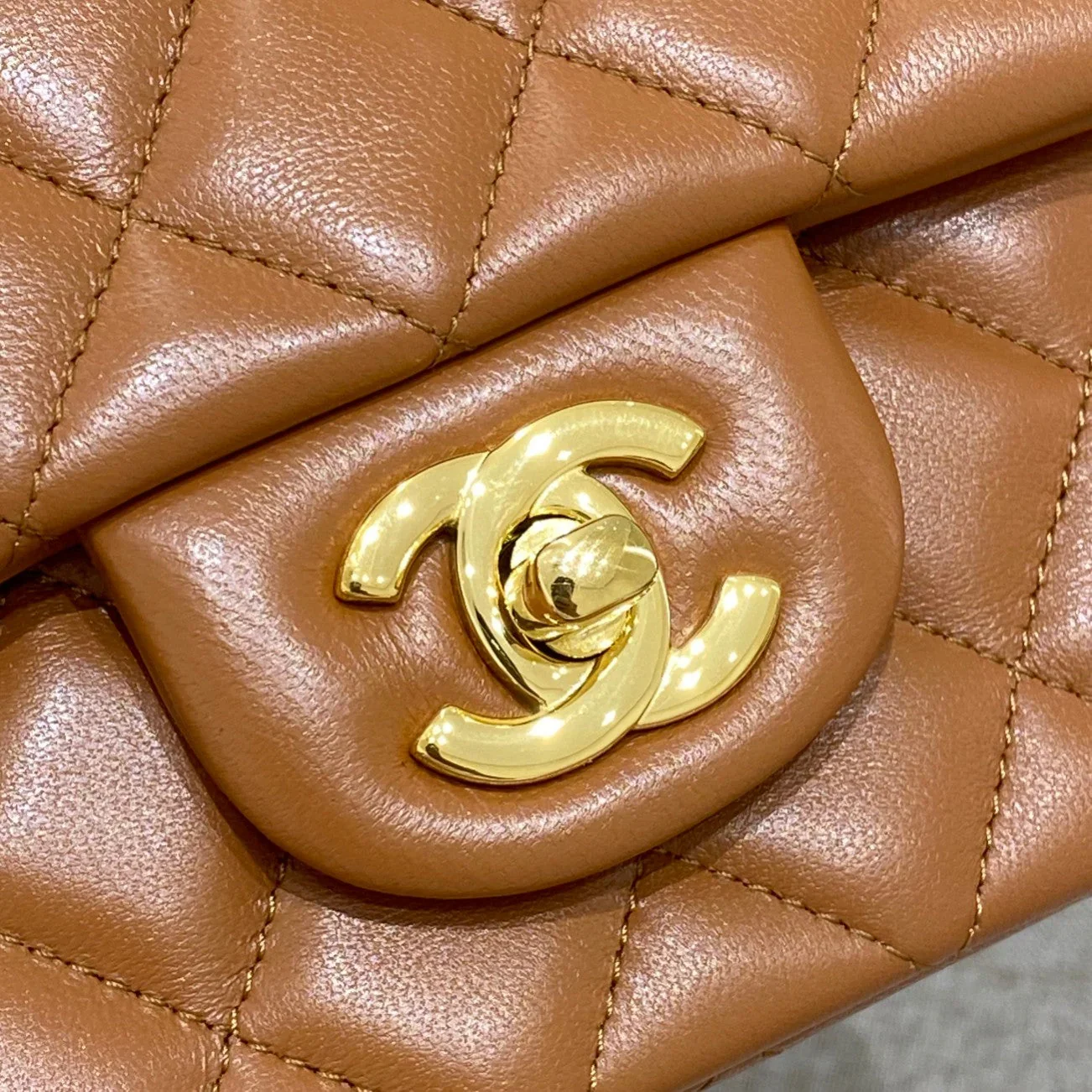 Chanel Flap Bag 20 cm Caramel Lambskin Gold Hardware product view 6