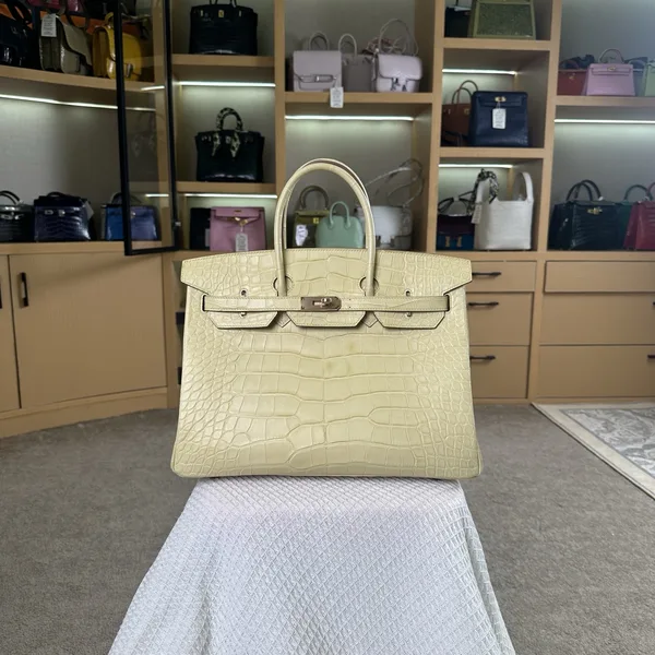 Hermès Birkin 35 cm Crocodile Leather Gold Hardware Bag product photo