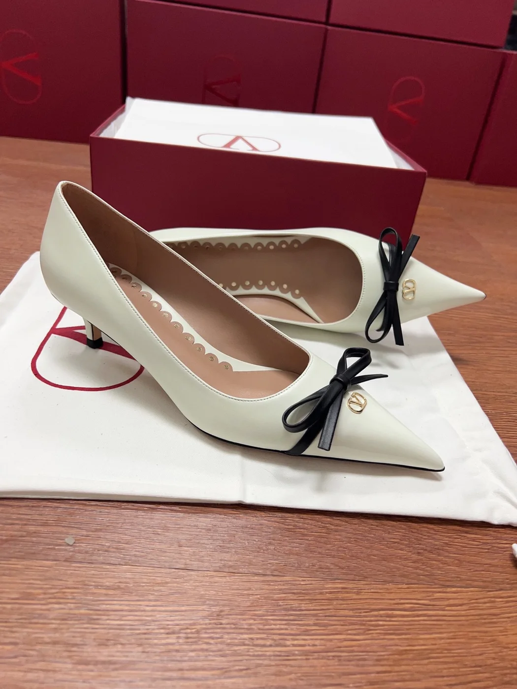 Valentino Women Ivory Leather Bow Accent Pumps product view 6