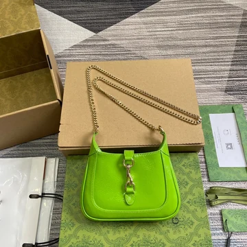 Gucci Jackie Notte Mini Bag 19 In Lime Green Cracked Lacquer Calfskin Gold Hardware product photo