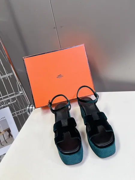 Hermès Women Dark Green Velvet Sandals product photo