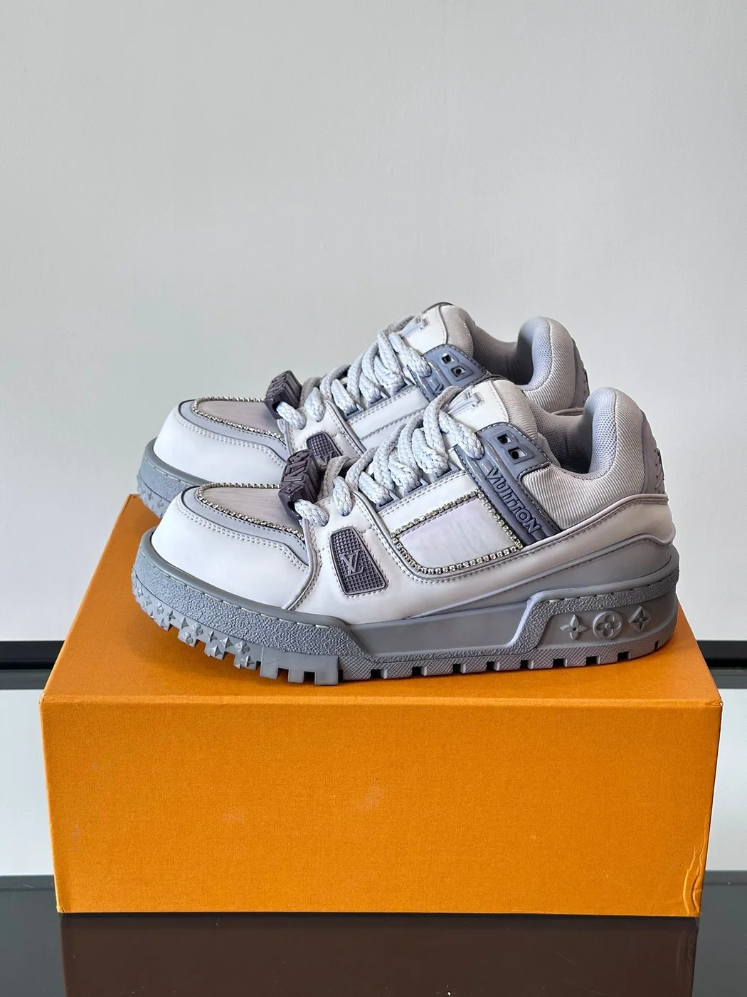Louis Vuitton Men White Leather Gray Accents Sneakers product view 3