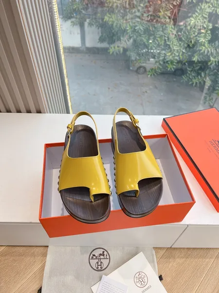 Hermès Women Yellow Leather Sandals product photo