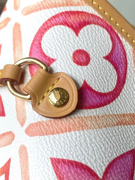 Louis Vuitton Neverfull MM 31 In Coral Monogram Tiles Canvas Bag product view 4