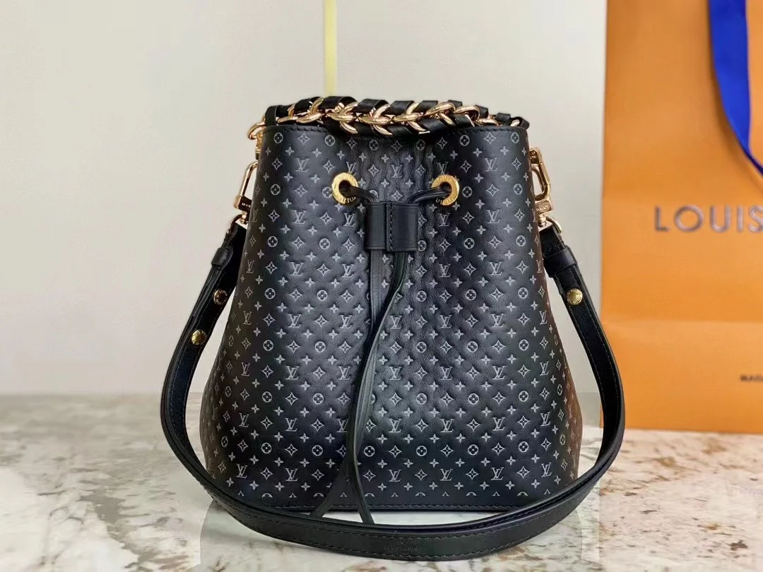 Louis Vuitton Neonoe BB Black Woman’s Handbags 26 cm product view 7