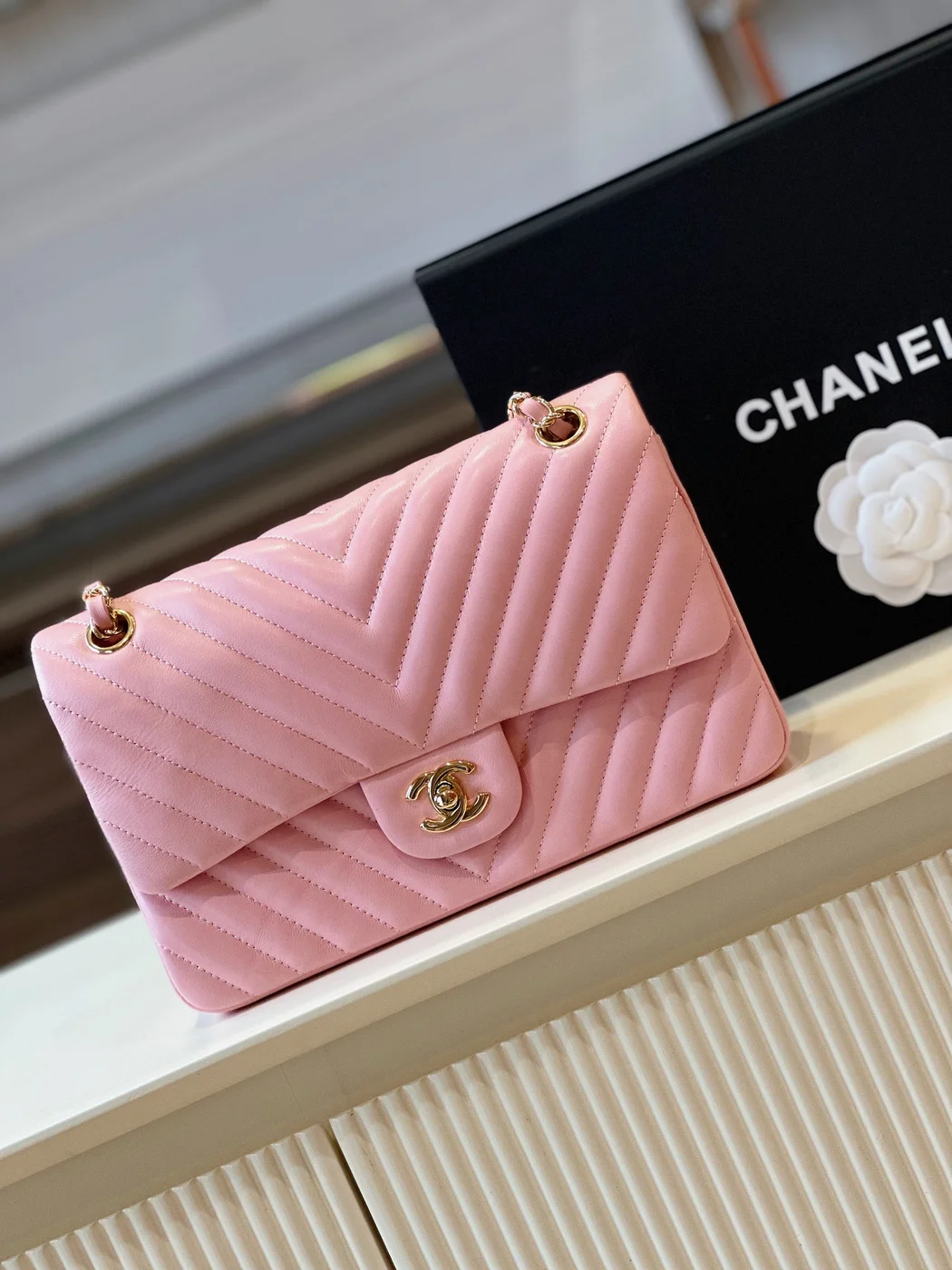 Chanel Classic Handbags V-Pattern Pink Lock Gold 23 cm product view 2