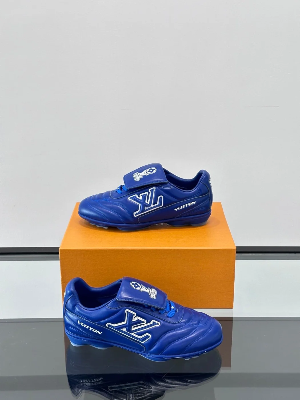 Louis Vuitton Men Blue Leather Sneakers product view 4