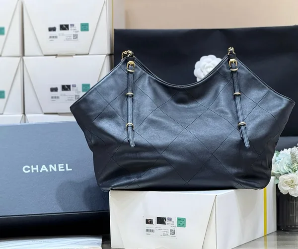 Chanel Medium Maxi Shopping Bag 47 In Black Calfskin Gold-Tone Metal product view 4