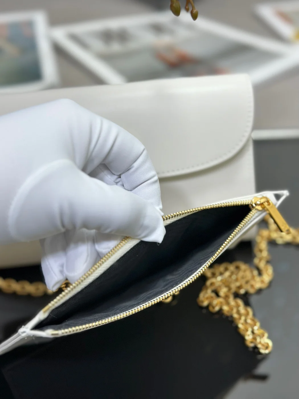 Dior Bobby Women’s Crossbody Bag White Smooth Leather 21.5x12x4cm product view 9