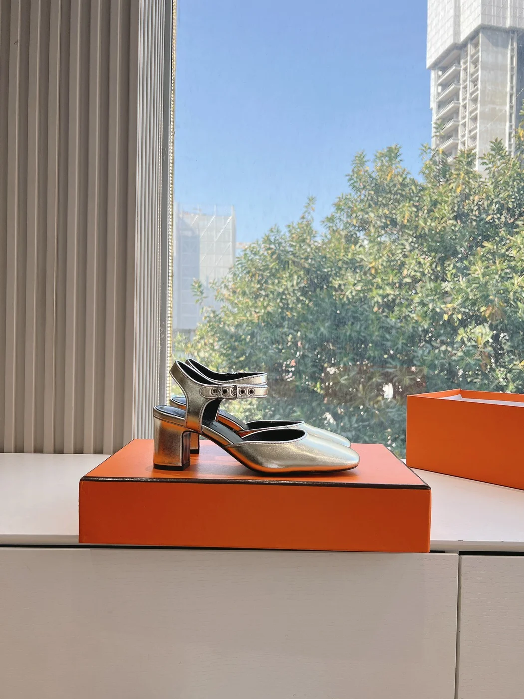 Hermès Women Silver Leather Square Toe Heels product view 5