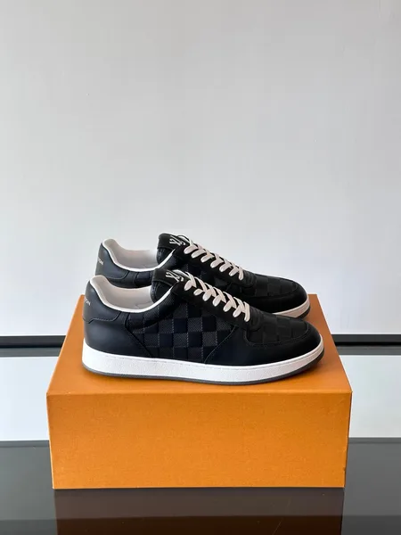 Louis Vuitton Men Black Leather Checkerboard Sneakers product photo
