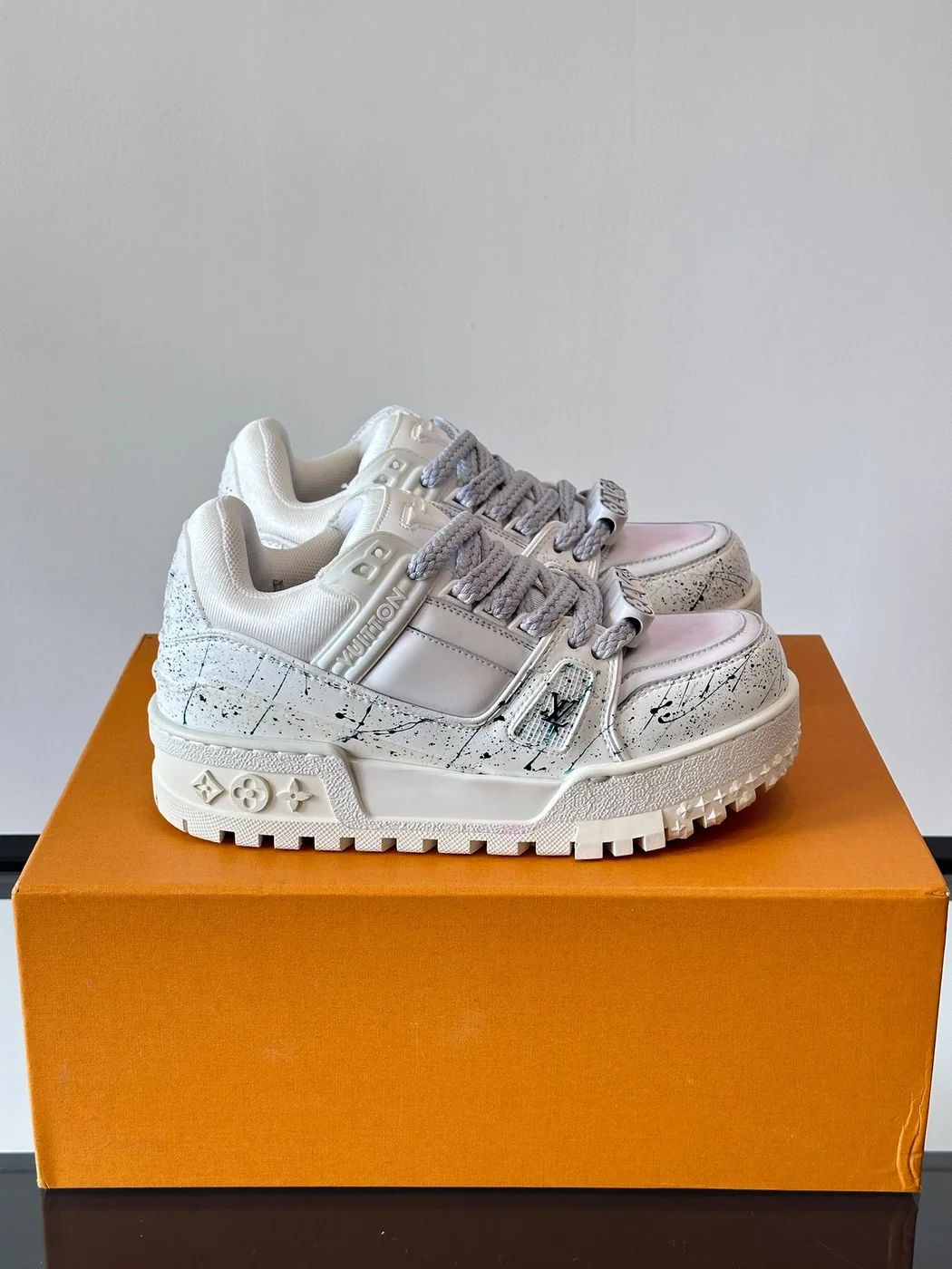 Louis Vuitton Men White Leather Sneakers With Black Splatter product view 1
