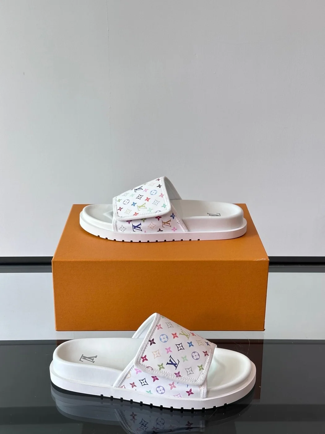 Louis Vuitton Men White Printed Fabric Slides product view 4