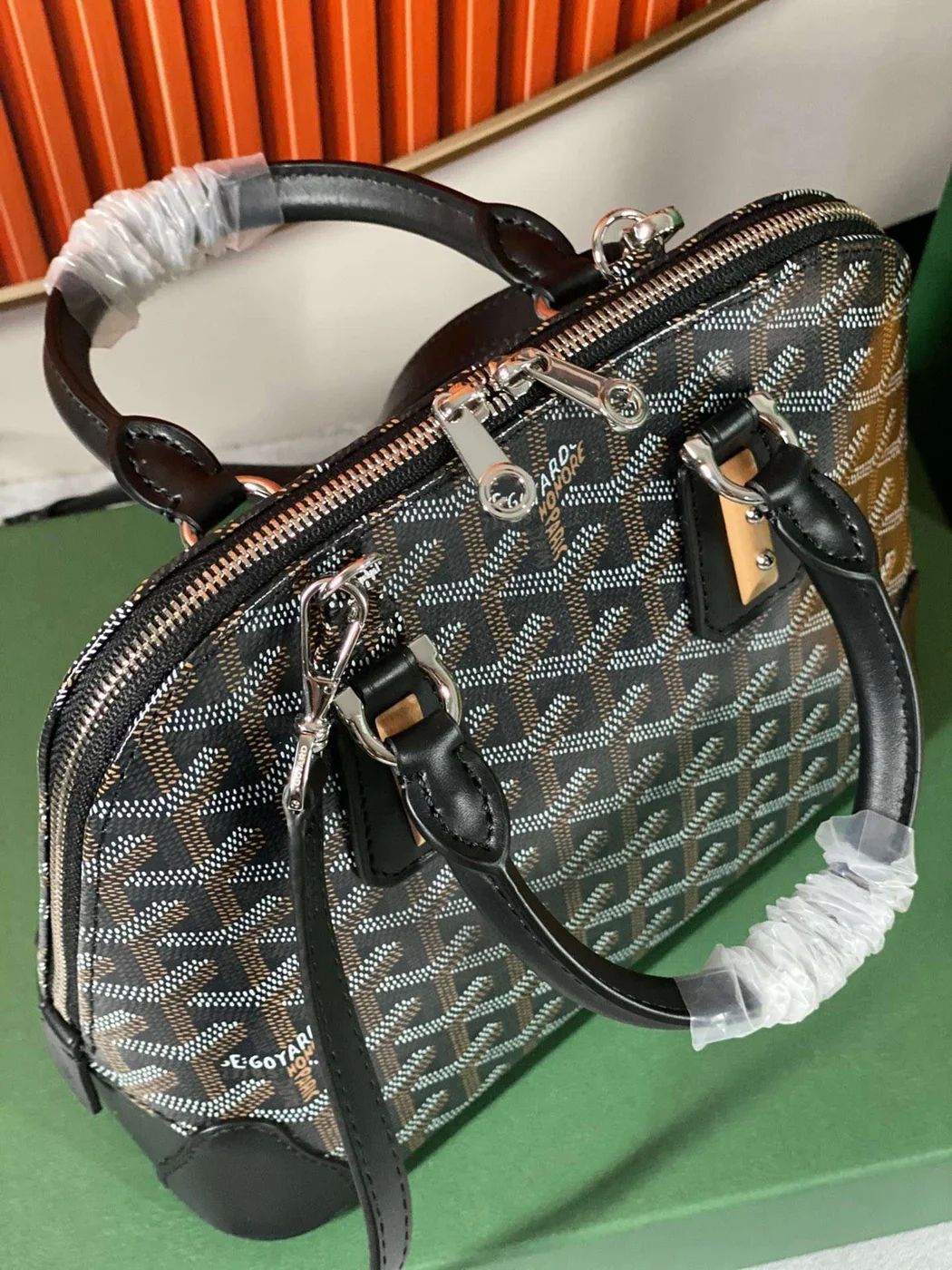 Goyard Alma Vedome Black Handbag With Fabric Wrapped Leather Strap 24 cm product view 7