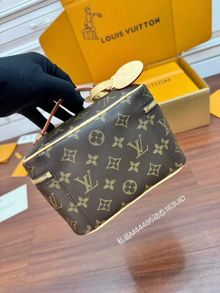 Louis Vuitton Nice Mini toiletry Bag product view 2